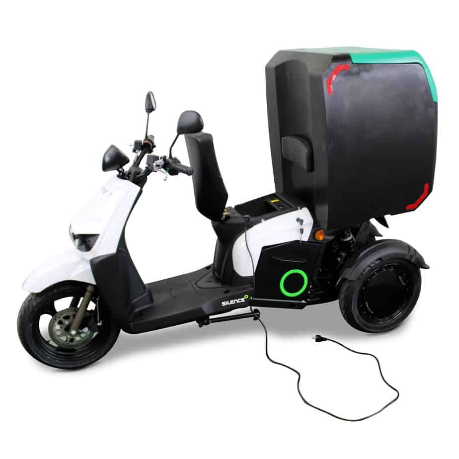 un scooter électrique silence s03