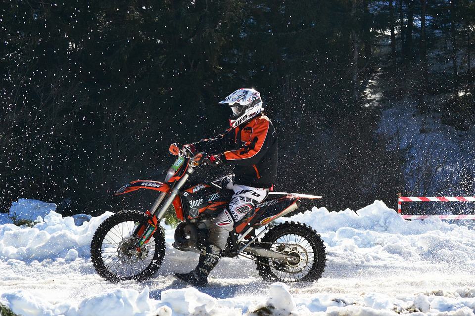 Motard en hiver